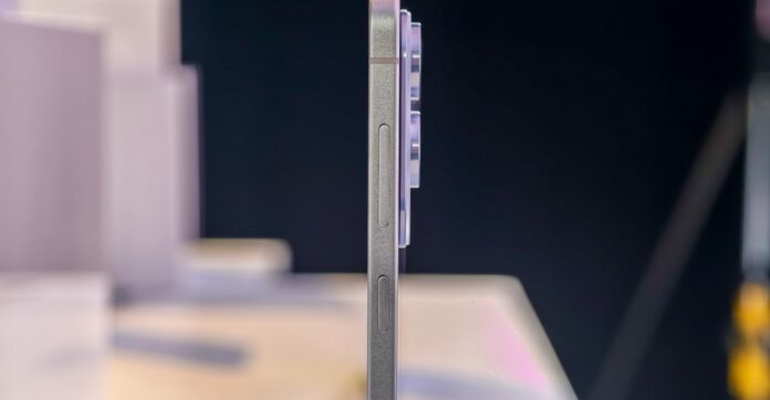 Samsung's S25 Edge: A Thin Phone with Big Compromises